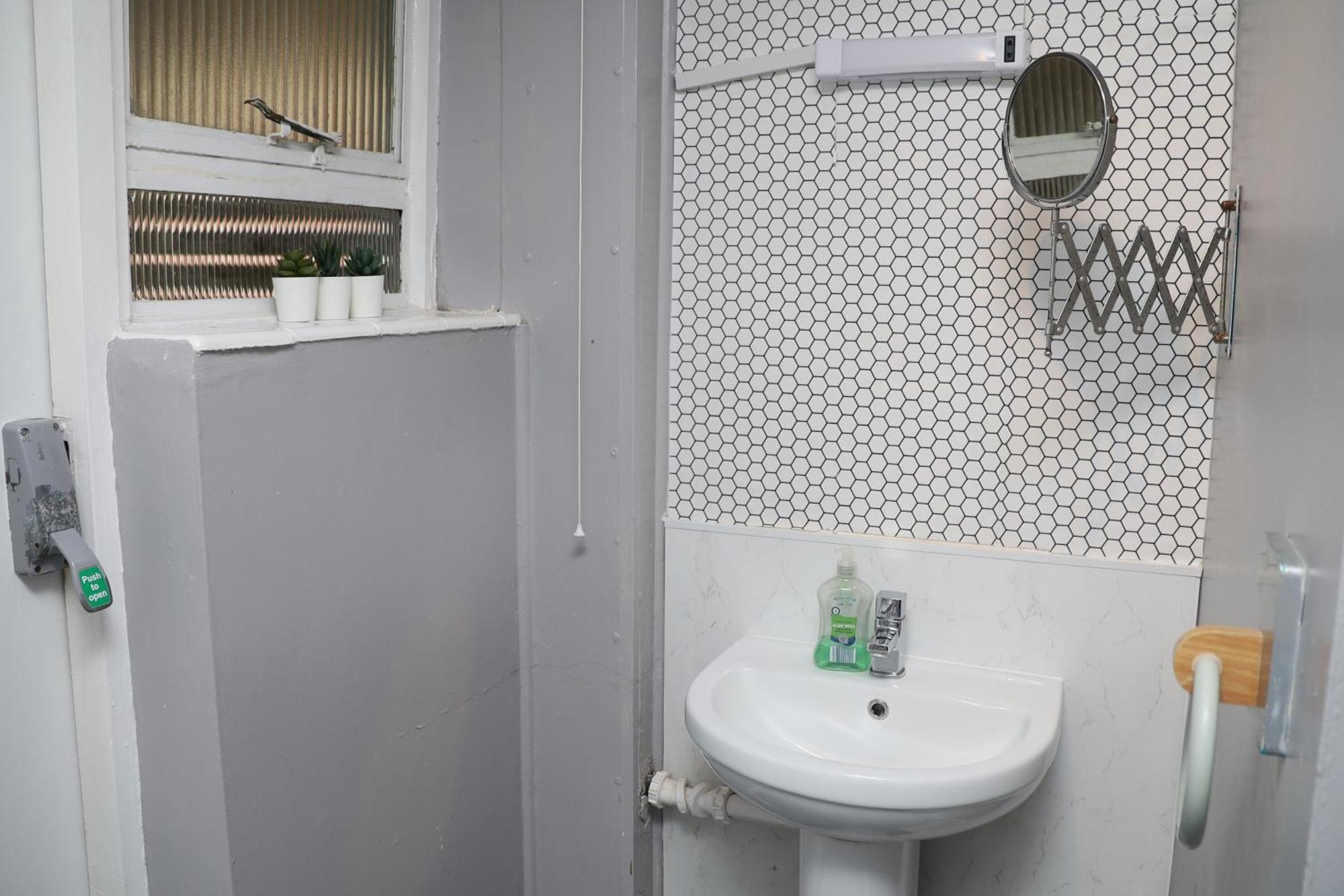 Superb 3 Bedroom Flat In Stafford Exteriér fotografie